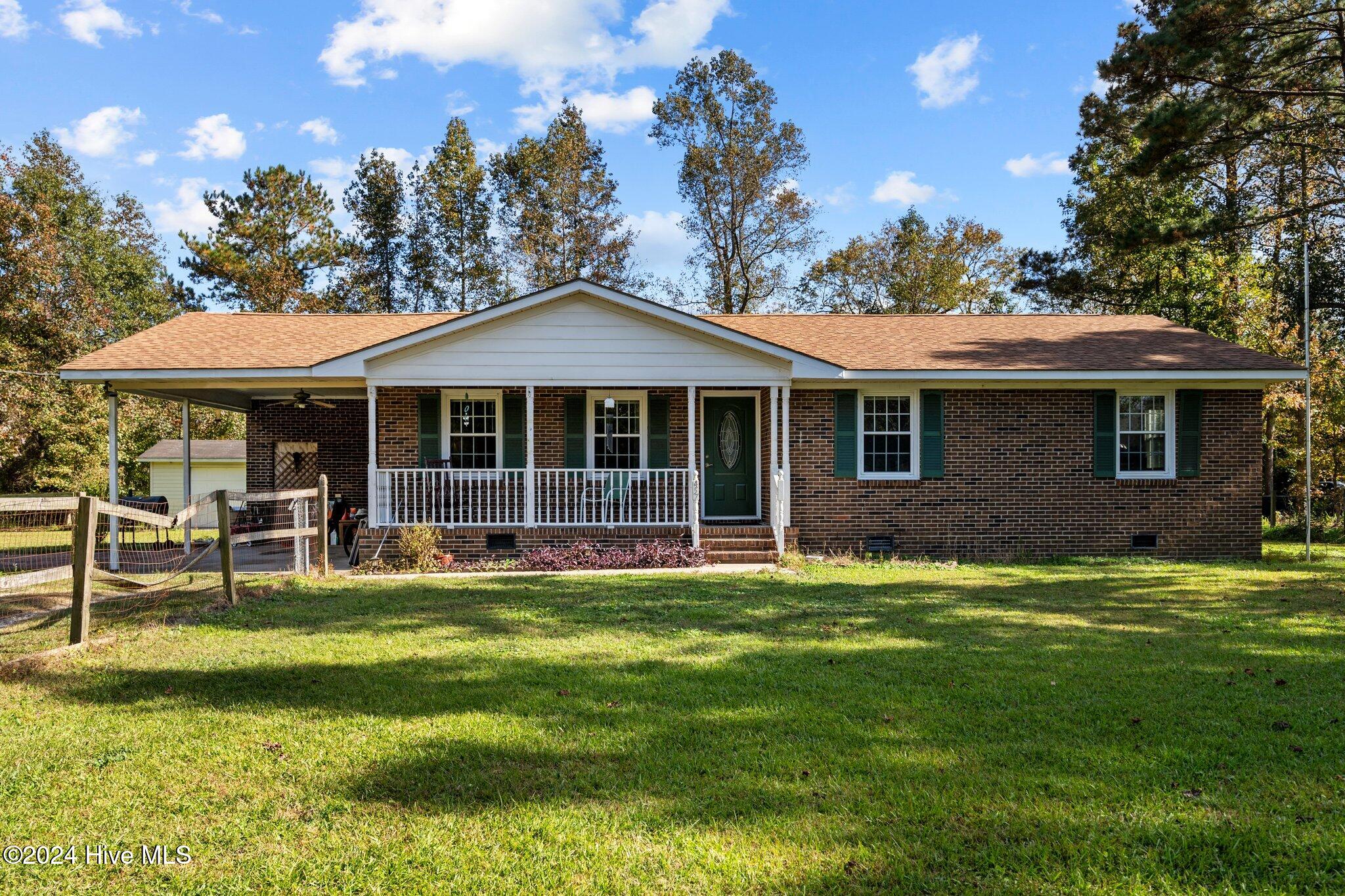 457 Davis Road Richlands, NC 28574 - Photo 1 of 44 1-web-or-mls-01