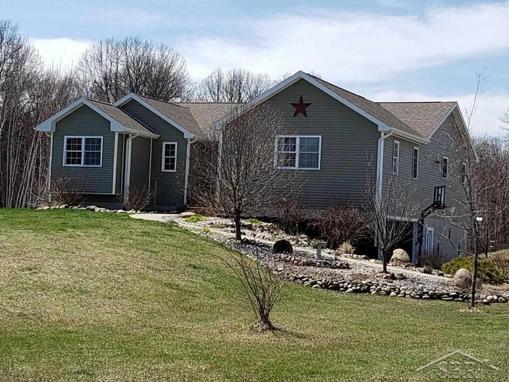 534 South Castor Road Shepherd, MI 48883 - Photo 1 of 73