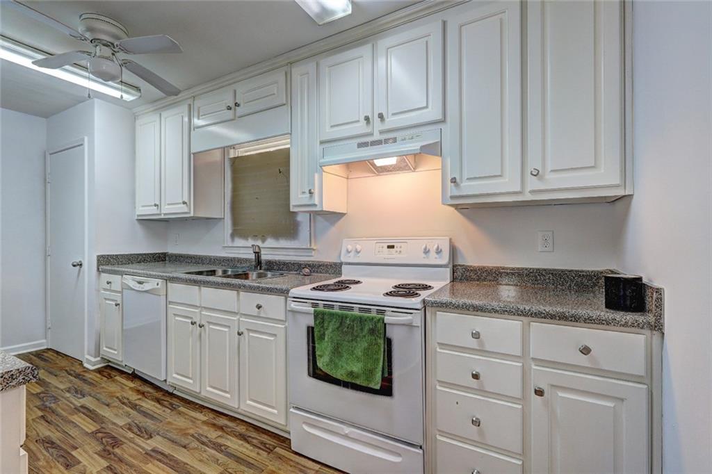 1061 Cone Road Forest Park, GA 30297 - Photo 4 of 11