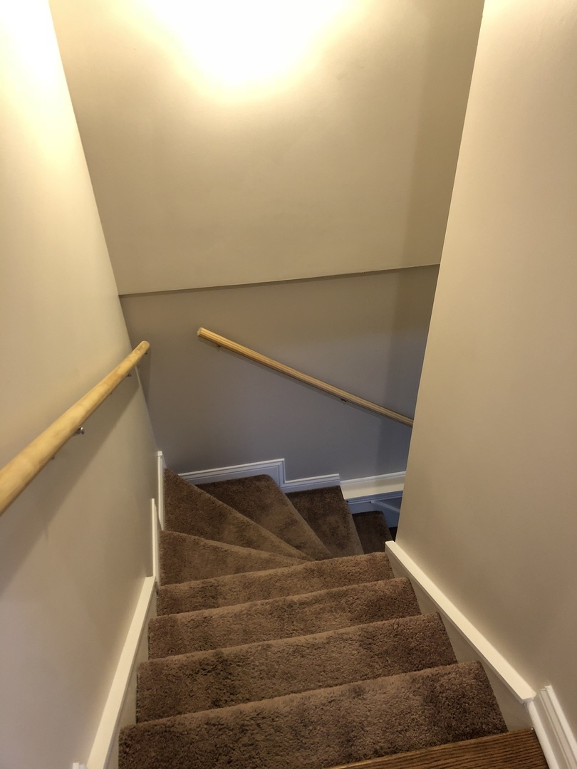 1739 West 18th Street, Unit 1F Chicago, IL 60608 - Photo 6 of 12 a view of entryway