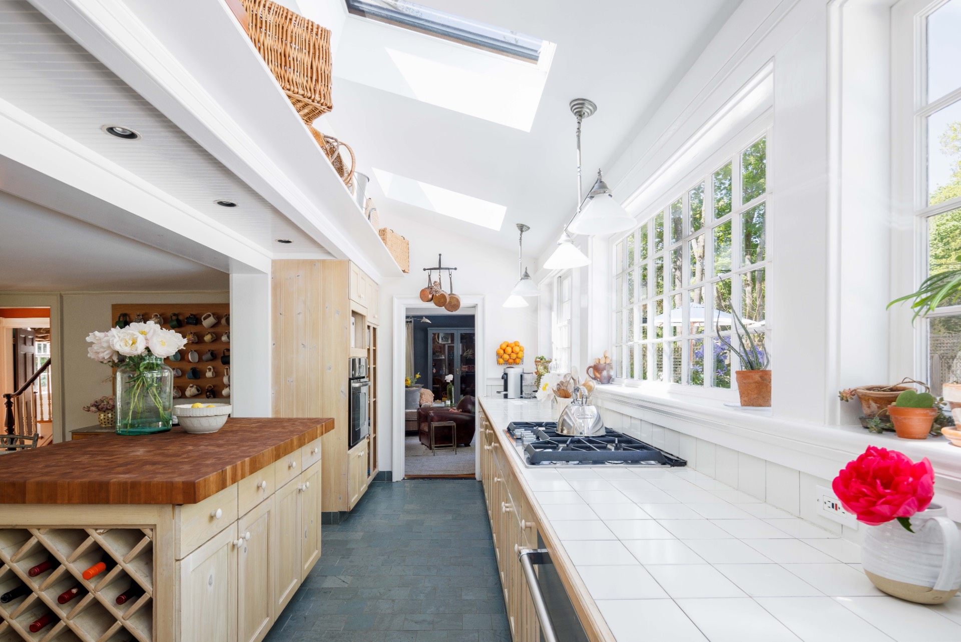 25825 Main Road Orient, NY 11957 - Photo 4 of 28 a very nice looking room with a large window