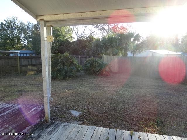 2608 Randy Road Jacksonville, FL 32216 - Photo 11 of 11 a view of a yard from a balcony