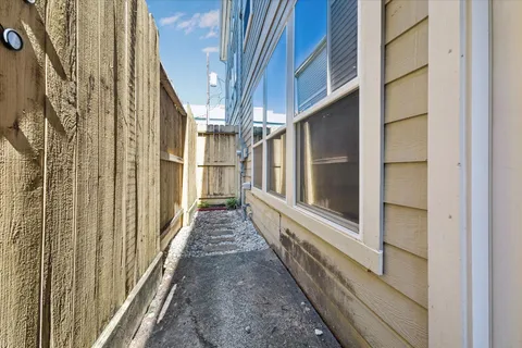 $470,000 | 306 Fargo Street, Houston, TX 77006