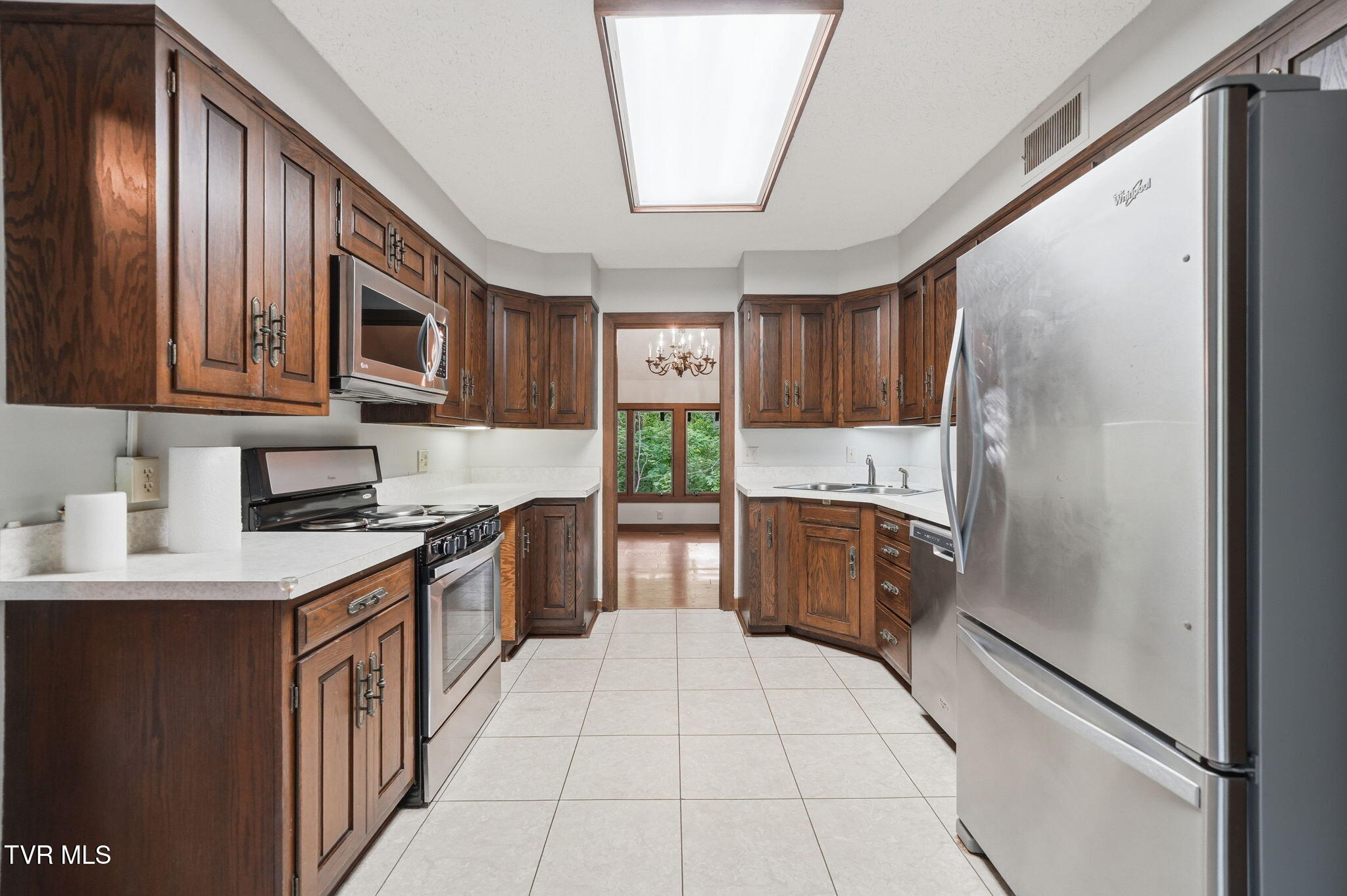 138 Columbine Road Kingsport, TN 37660 - Photo 7 of 50 22-web-or-mls-009_DSC03330