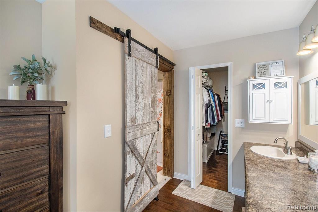 1366 Crescent Lane Rochester Hills, MI 48306 - Photo 19 of 30