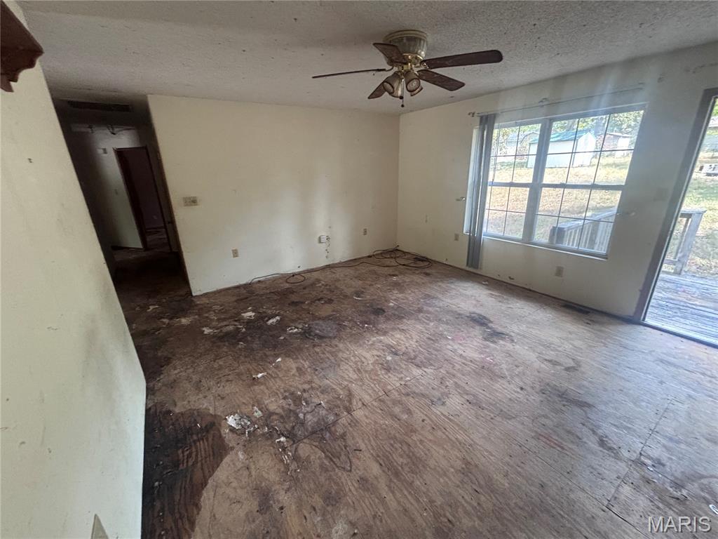 668 Lone Pine Road Houston, MO 65483 - Photo 8 of 26 Gallery Image 8
