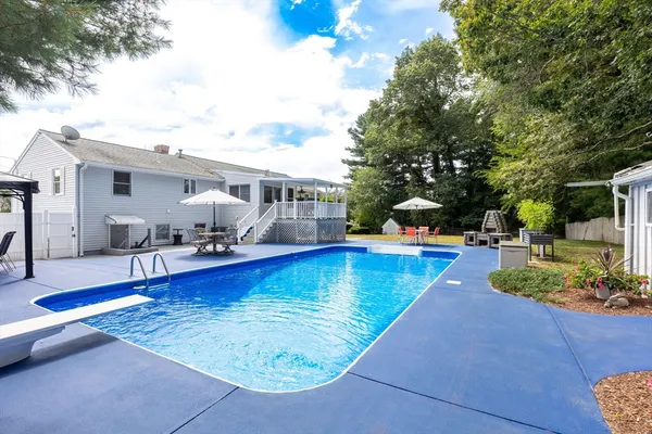 $800,000 | 55 Turner Road, Rockland, MA 02370
