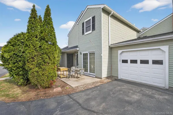 $485,000 | 23 Weathervane Way, Warwick, NY 10990
