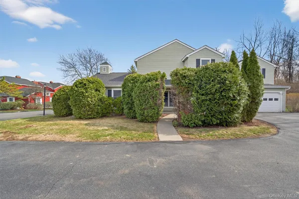 $485,000 | 23 Weathervane Way, Warwick, NY 10990