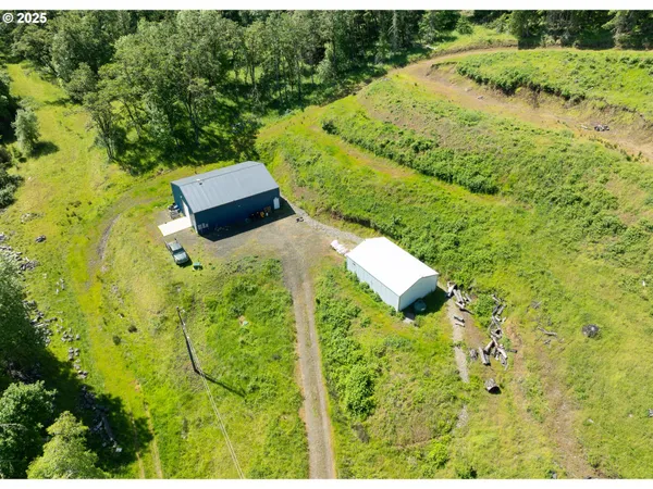 $325,000 | 1755 Northeast Newton Creek Road, Roseburg, OR 97470