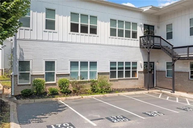 $525,000 | 170 Fowler Street, Unit 100, Woodstock, GA 30188