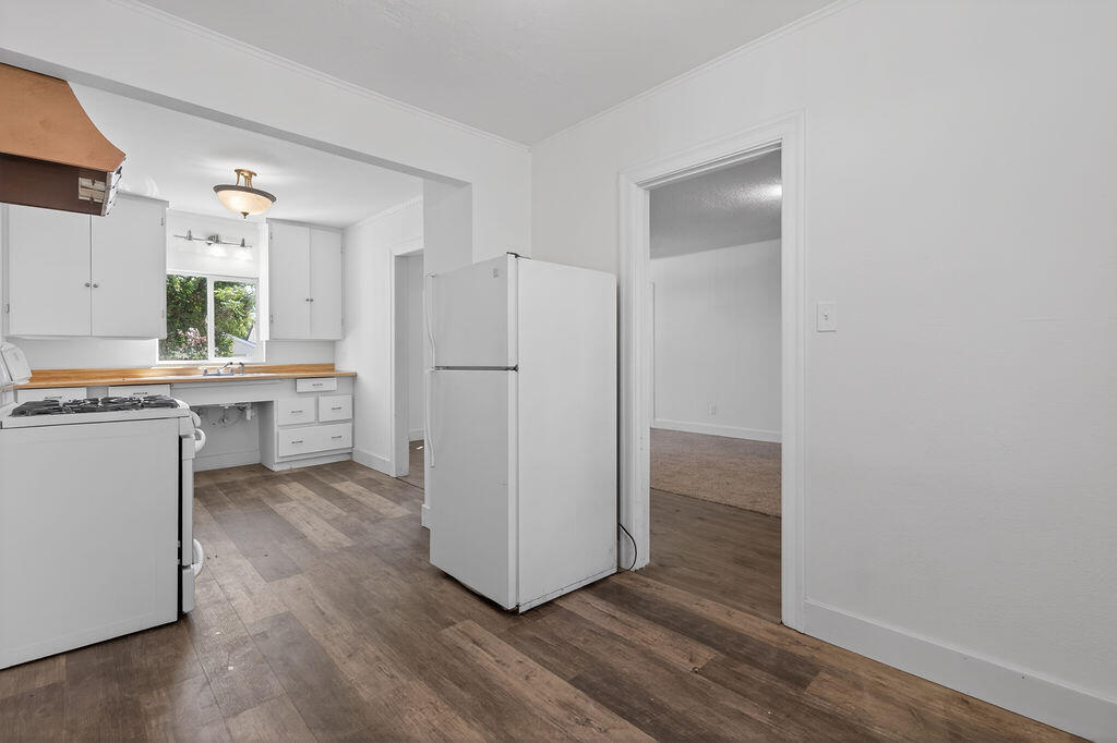 1330 4th Street Red Bluff, CA 96080 - Photo 11 of 19 Kitchen