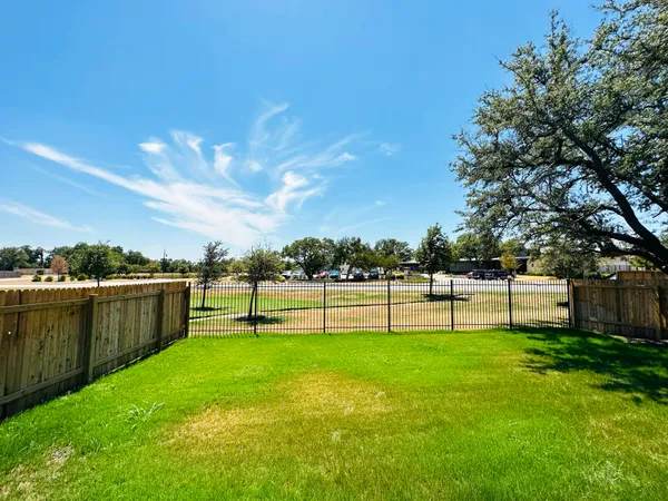 $2,350 | 112 Groesbeck Lane, Leander, TX 78641