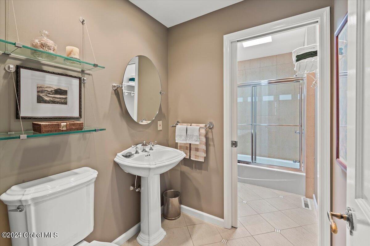 31 Colonial Green Road Colonie, NY 12211 - Photo 15 of 72 11-MW2_6495