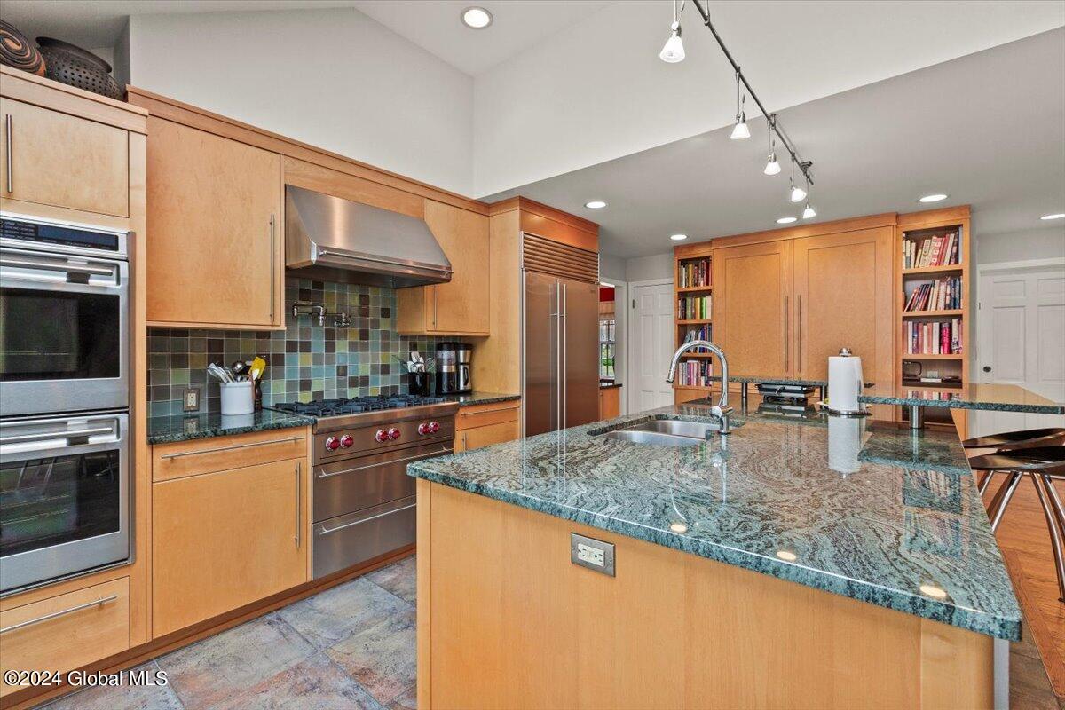 31 Colonial Green Road Colonie, NY 12211 - Photo 19 of 72 29-MW2_6588