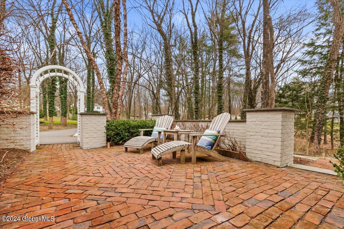 31 Colonial Green Road Colonie, NY 12211 - Photo 28 of 72 46-MW2_6667
