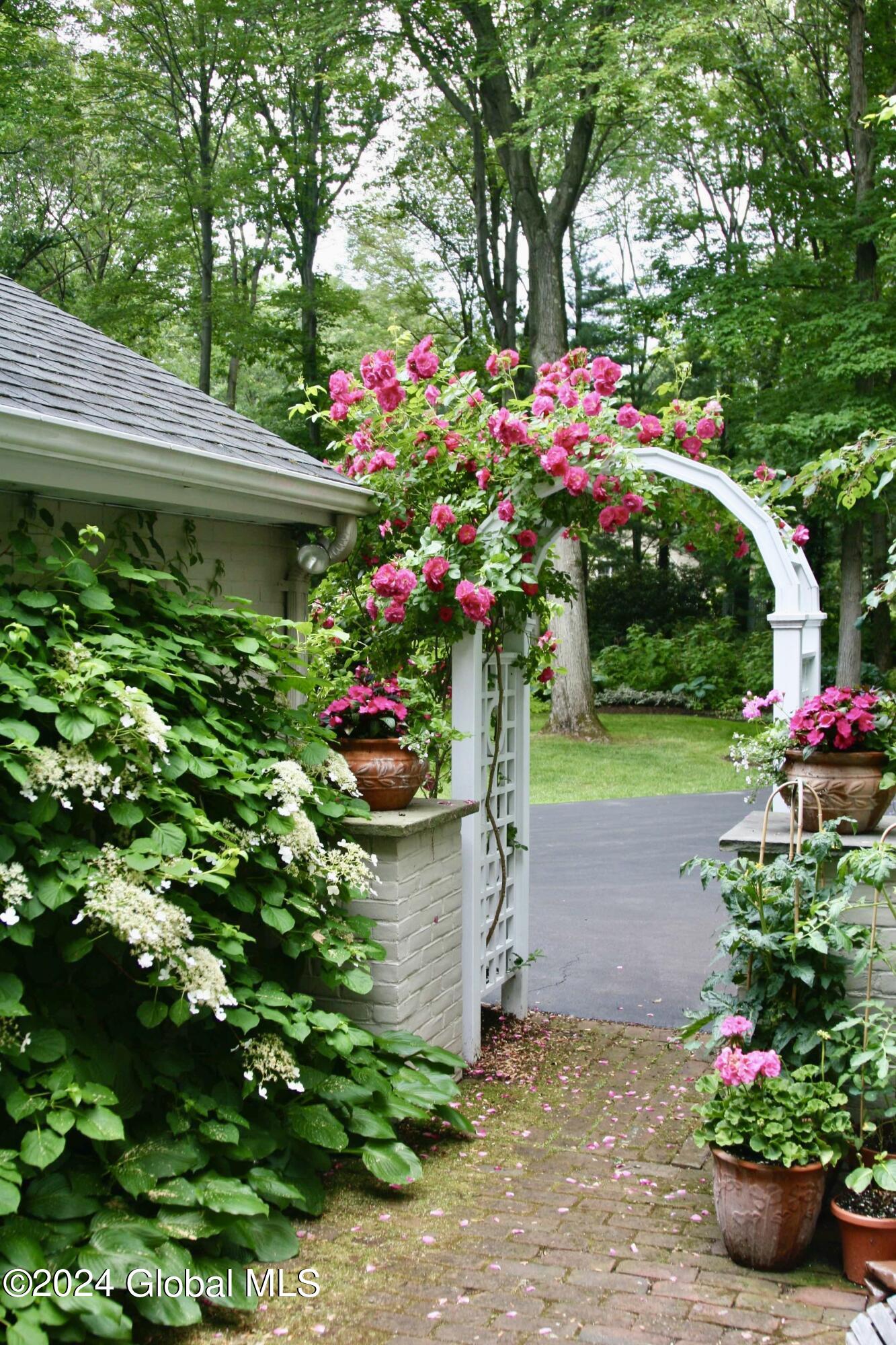 31 Colonial Green Road Colonie, NY 12211 - Photo 70 of 72 31 CG 17