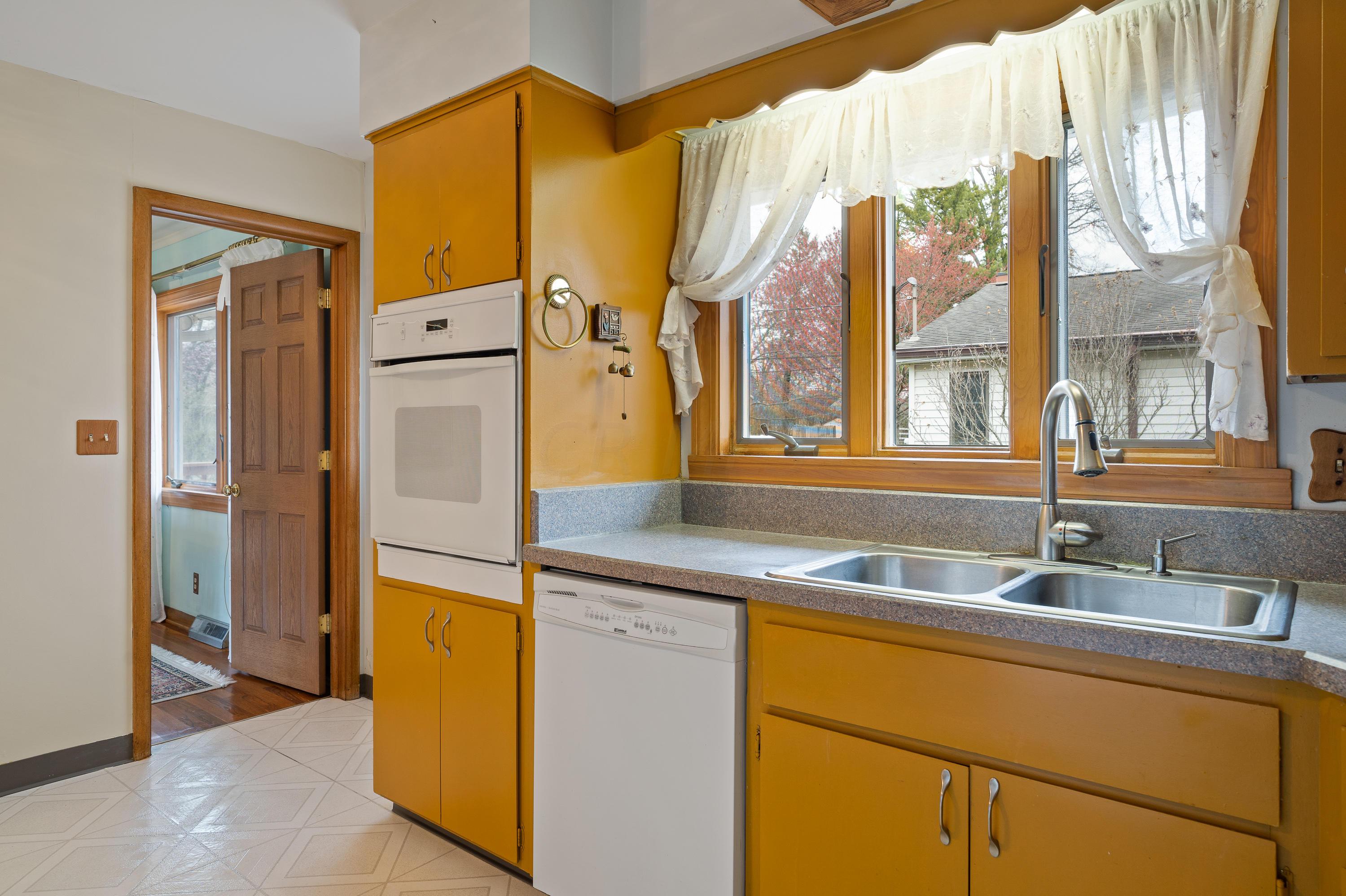 1340 Kirkley Road Upper Arlington, OH 43221 - Photo 12 of 41