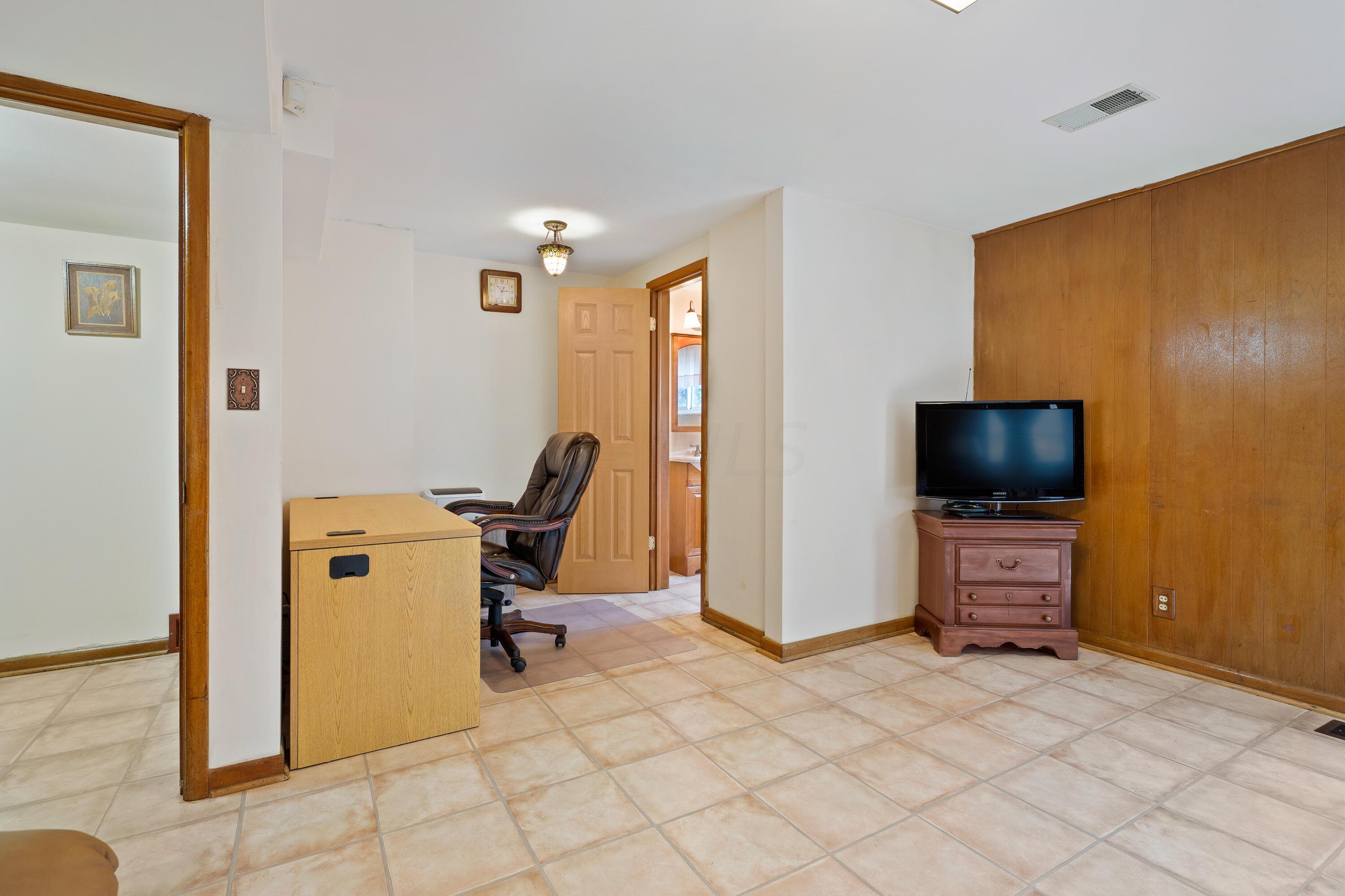 1340 Kirkley Road Upper Arlington, OH 43221 - Photo 29 of 41