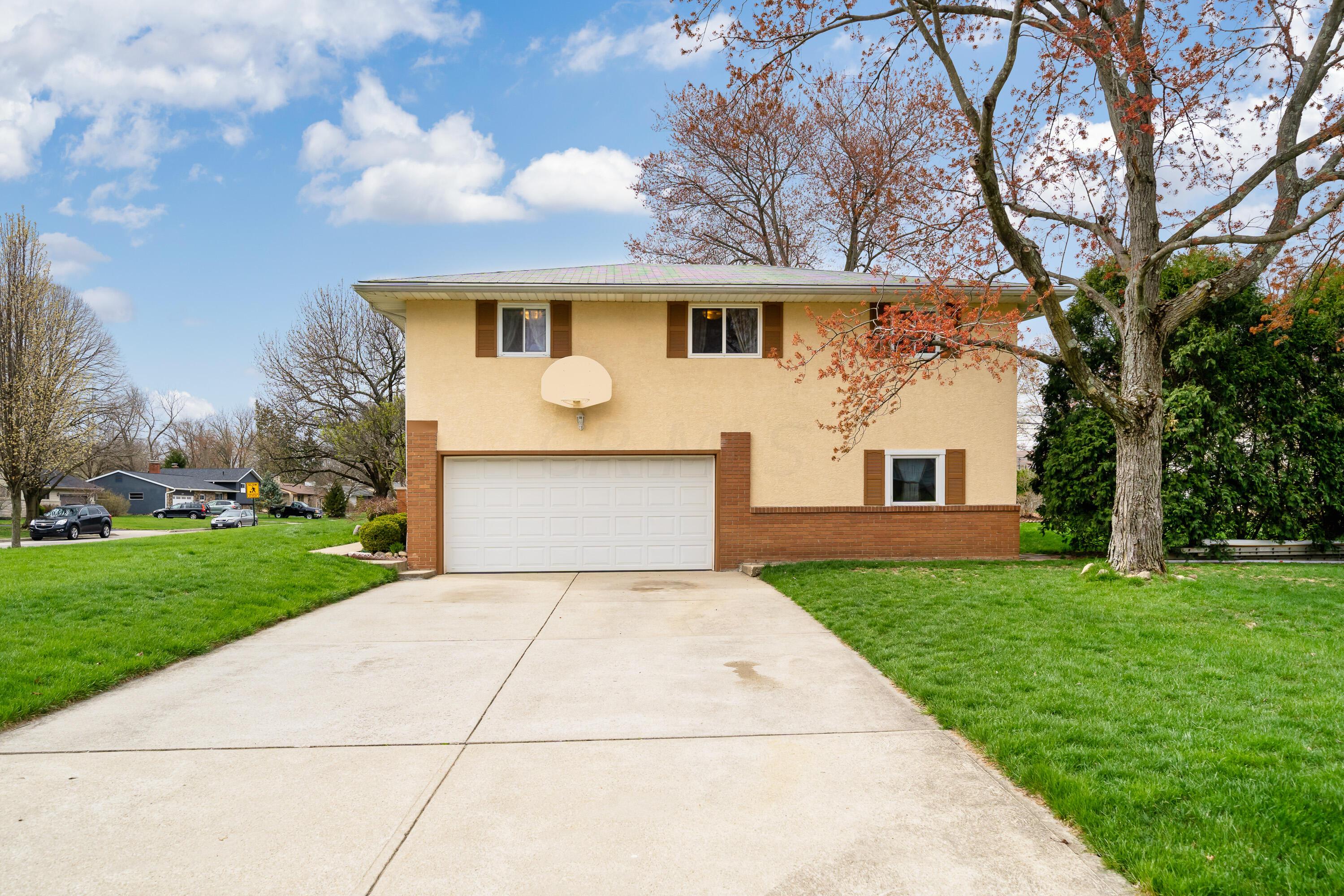 1340 Kirkley Road Upper Arlington, OH 43221 - Photo 3 of 41
