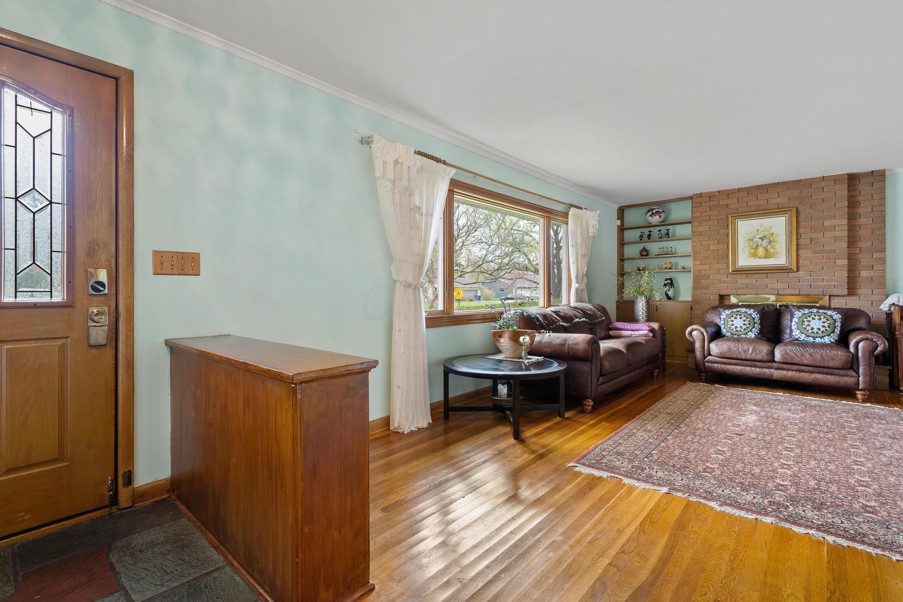1340 Kirkley Road Upper Arlington, OH 43221 - Photo 5 of 41