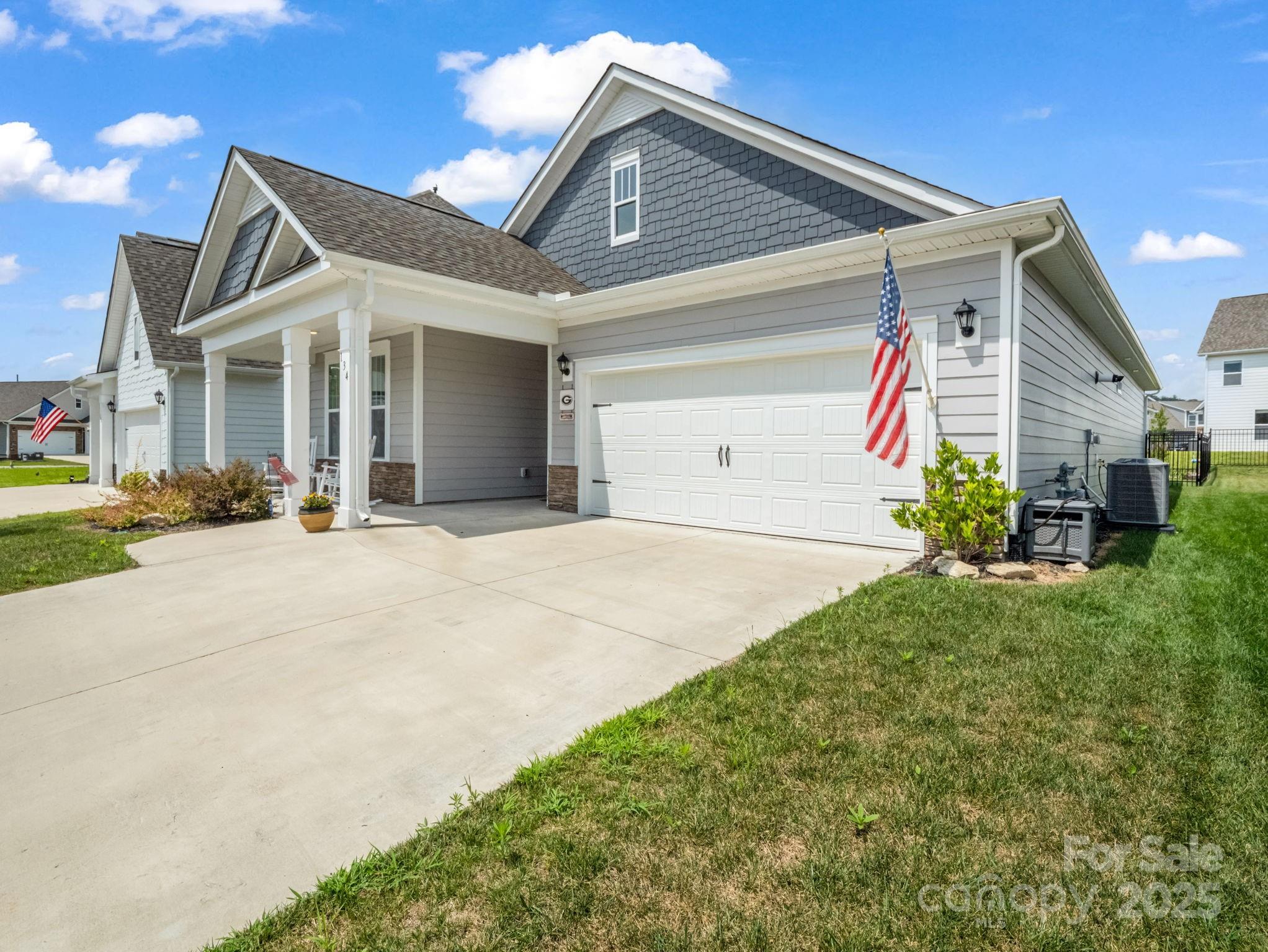 134 Fox Cove Road Hendersonville, NC 28792 - Photo 3 of 39