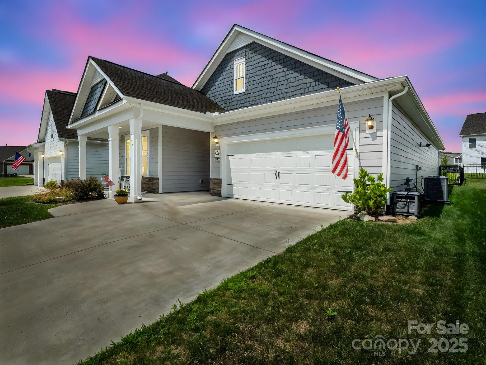 134 Fox Cove Road Hendersonville, NC 28792 - Photo 4 of 39