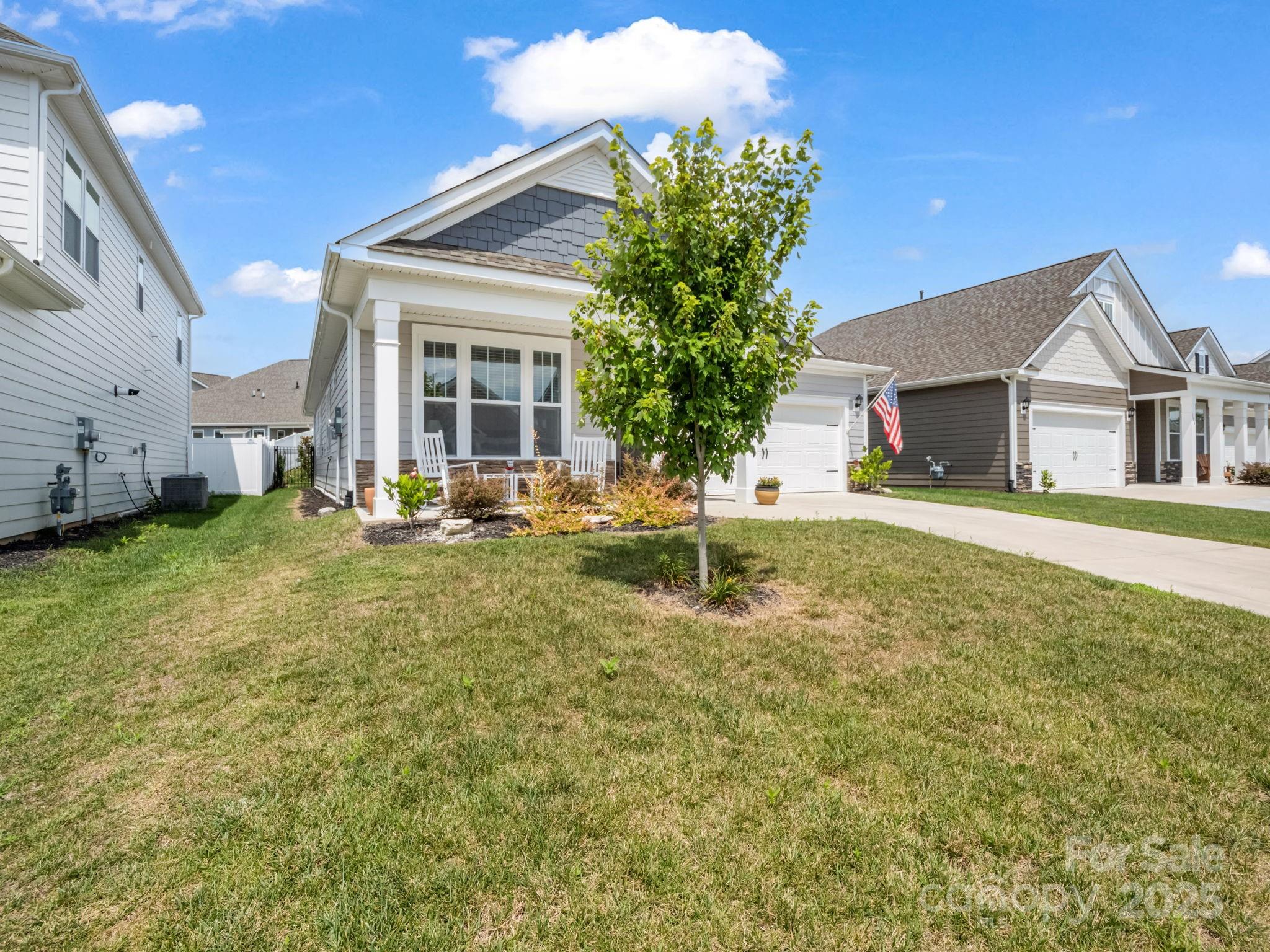 134 Fox Cove Road Hendersonville, NC 28792 - Photo 5 of 39