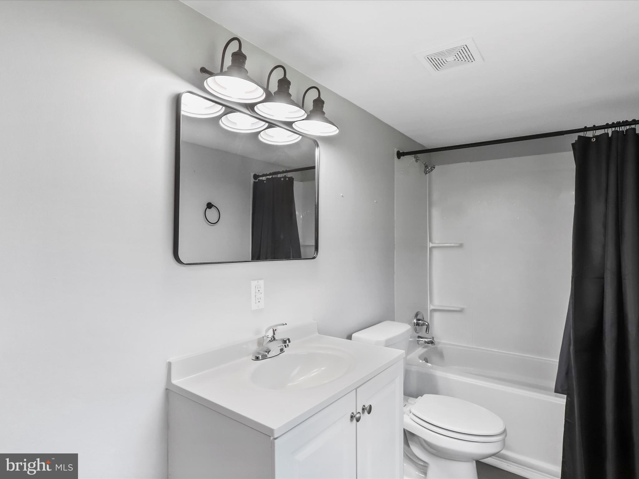 15534 Clear Spring Road Williamsport, MD 21795 - Photo 12 of 29 Gallery Image 12