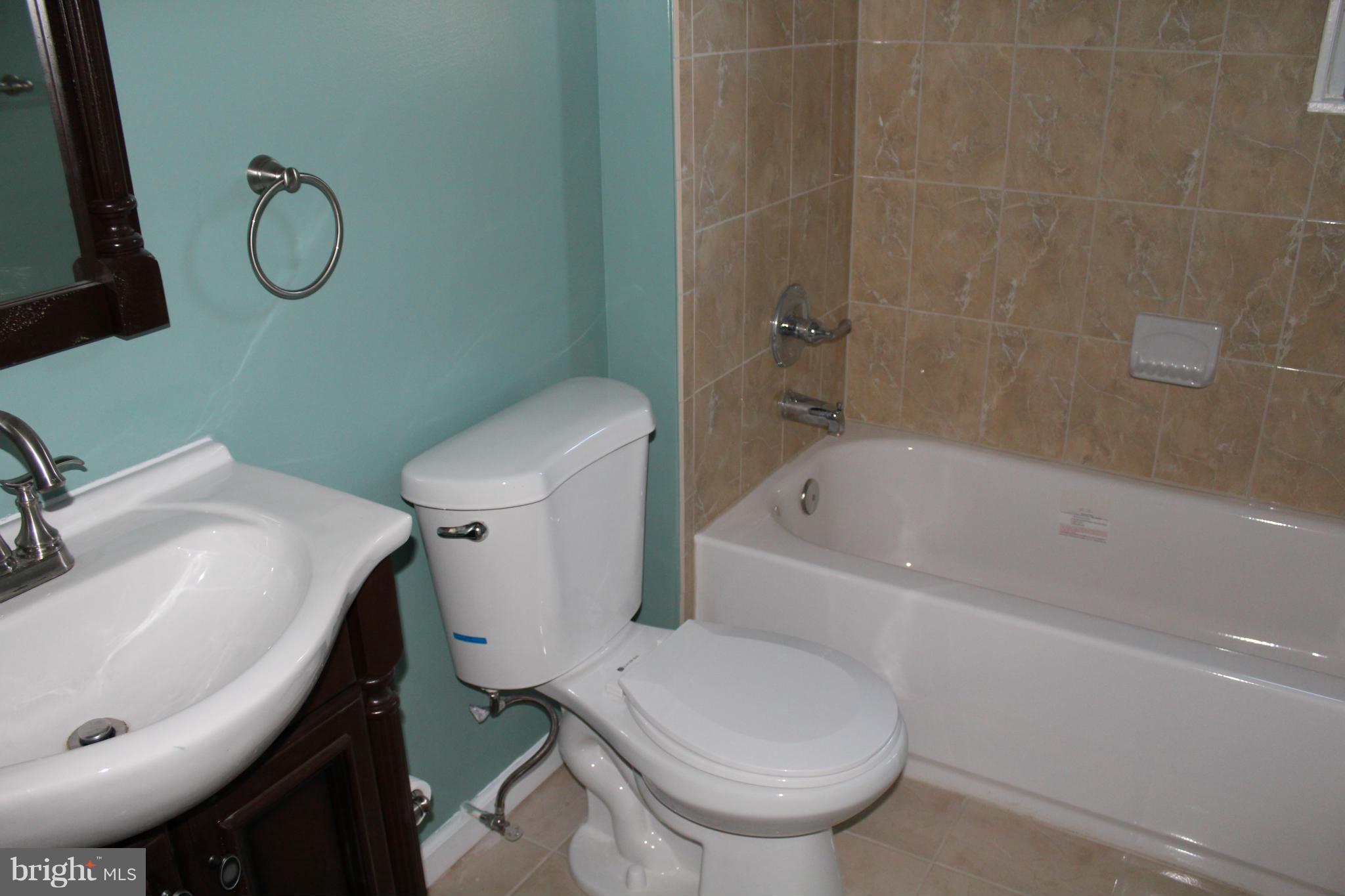 10724 Tenbrook Drive Silver Spring, MD 20901 - Photo 16 of 19 Main Level Full Bathroom