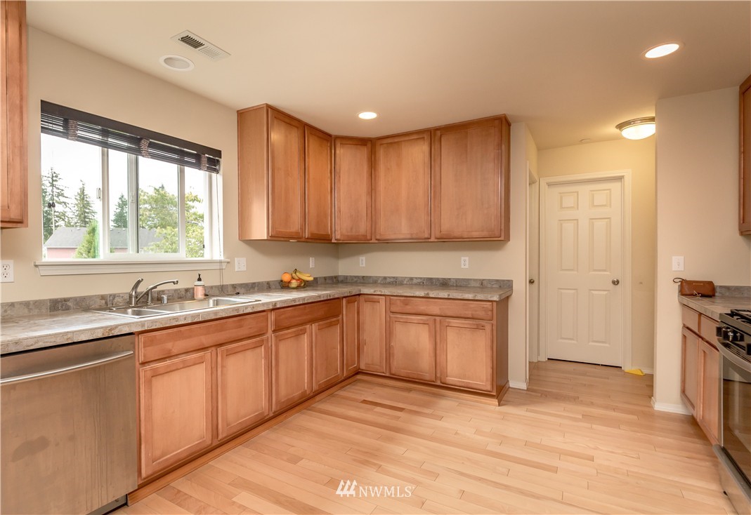 1392 Foreman Road DuPont, WA 98327 - Photo 11 of 20