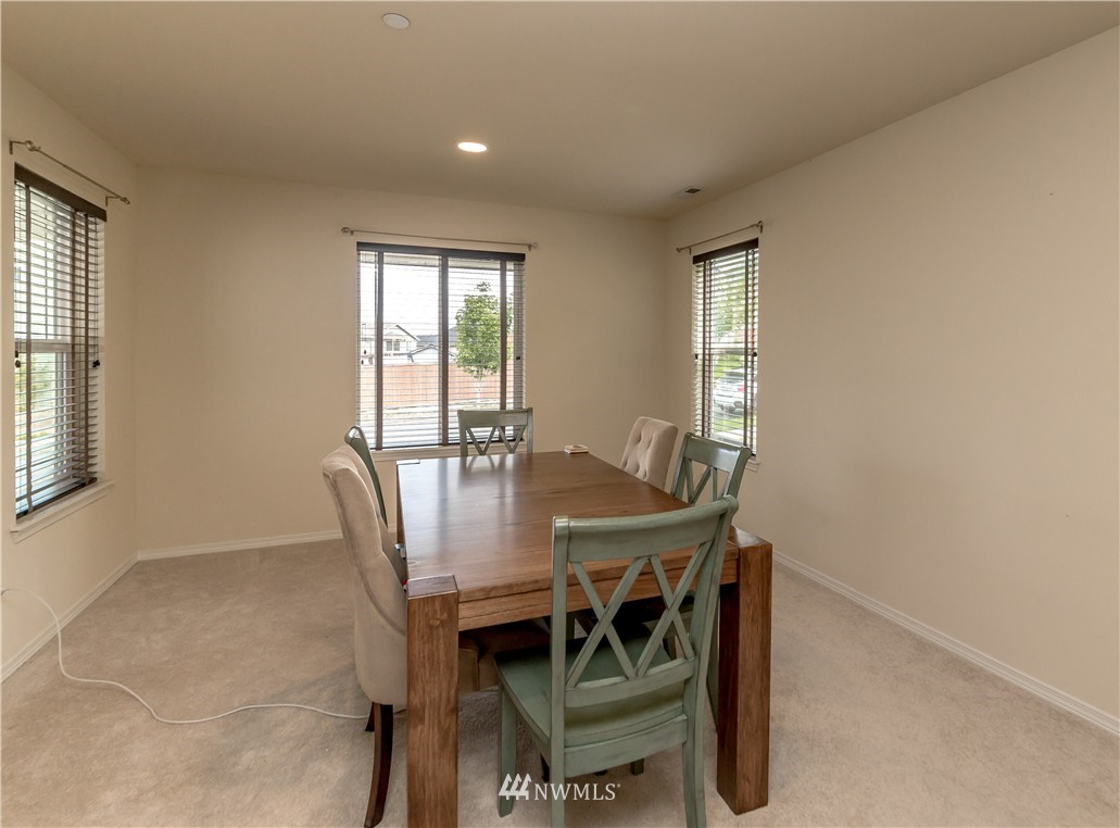 1392 Foreman Road DuPont, WA 98327 - Photo 4 of 20