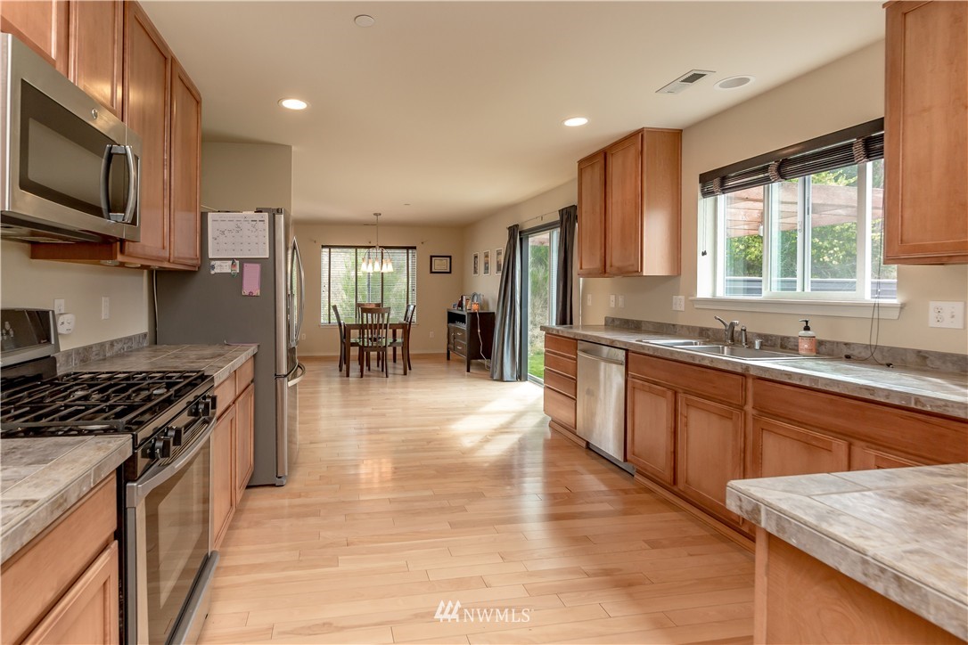 1392 Foreman Road DuPont, WA 98327 - Photo 10 of 20
