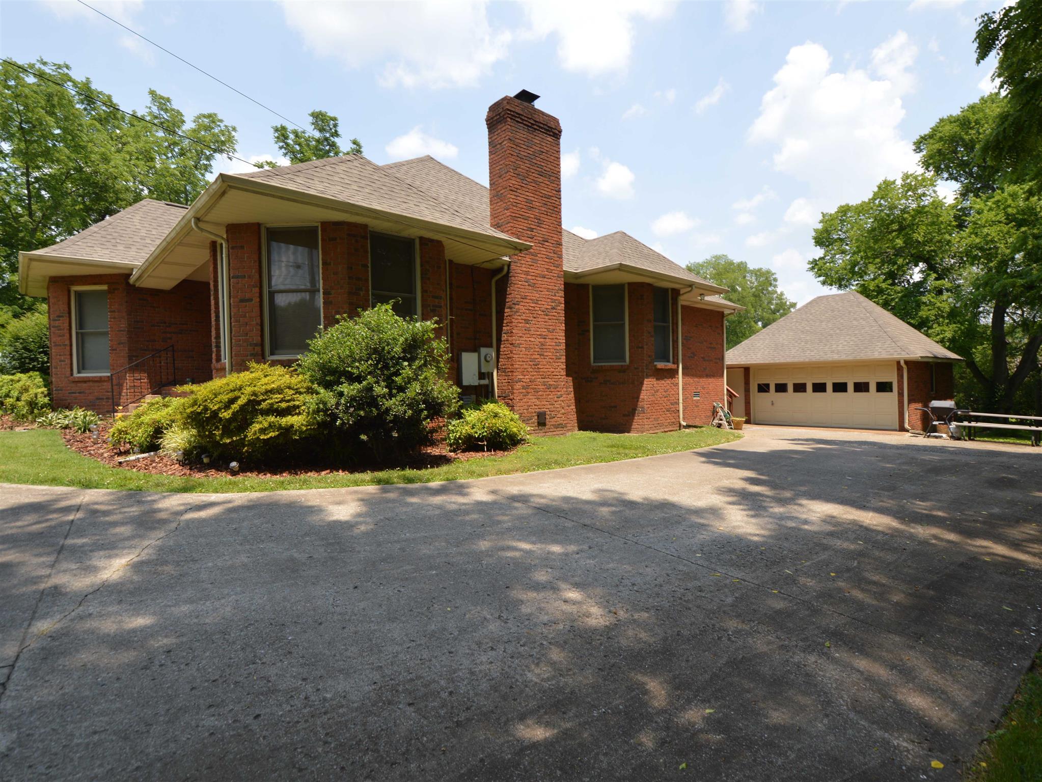 608 Lock 4 Road Gallatin, TN 37066 - Photo 4 of 20 Gallery Image 4