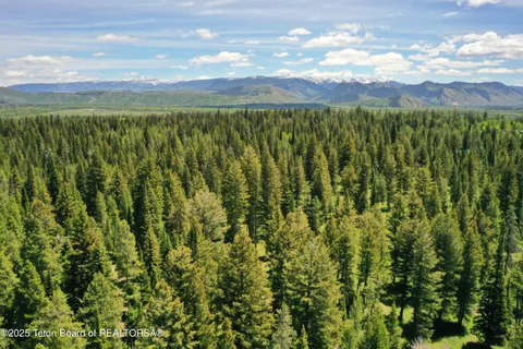 $10,380,000 | 6125-6785 West W Heck-of-a-hill & Gill Huff Road, Wilson, WY 83014