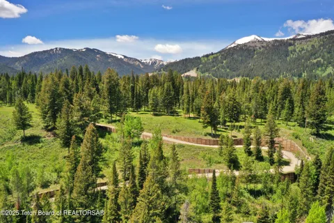 $10,380,000 | 6125-6785 West W Heck-of-a-hill & Gill Huff Road, Wilson, WY 83014