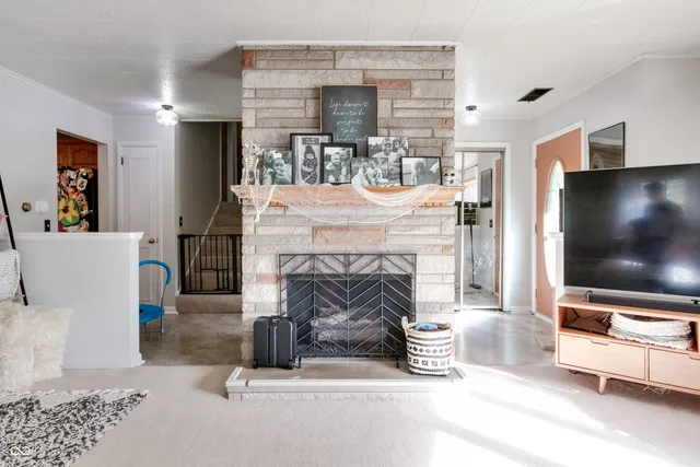 $320,000 | 601 Sherwood Drive, Crawfordsville, IN 47933