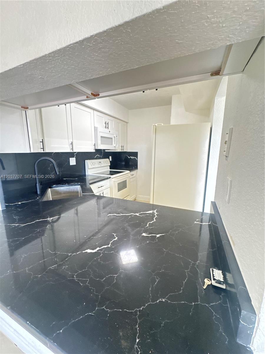 8500 Northwest 8th Street, Unit 303 Miami, FL 33126 - Photo 6 of 12