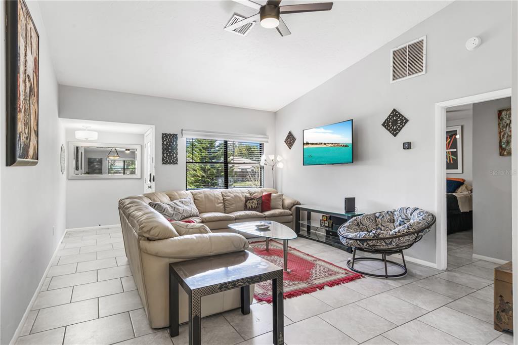 1276 Redstart Road Venice, FL 34293 - Photo 5 of 25