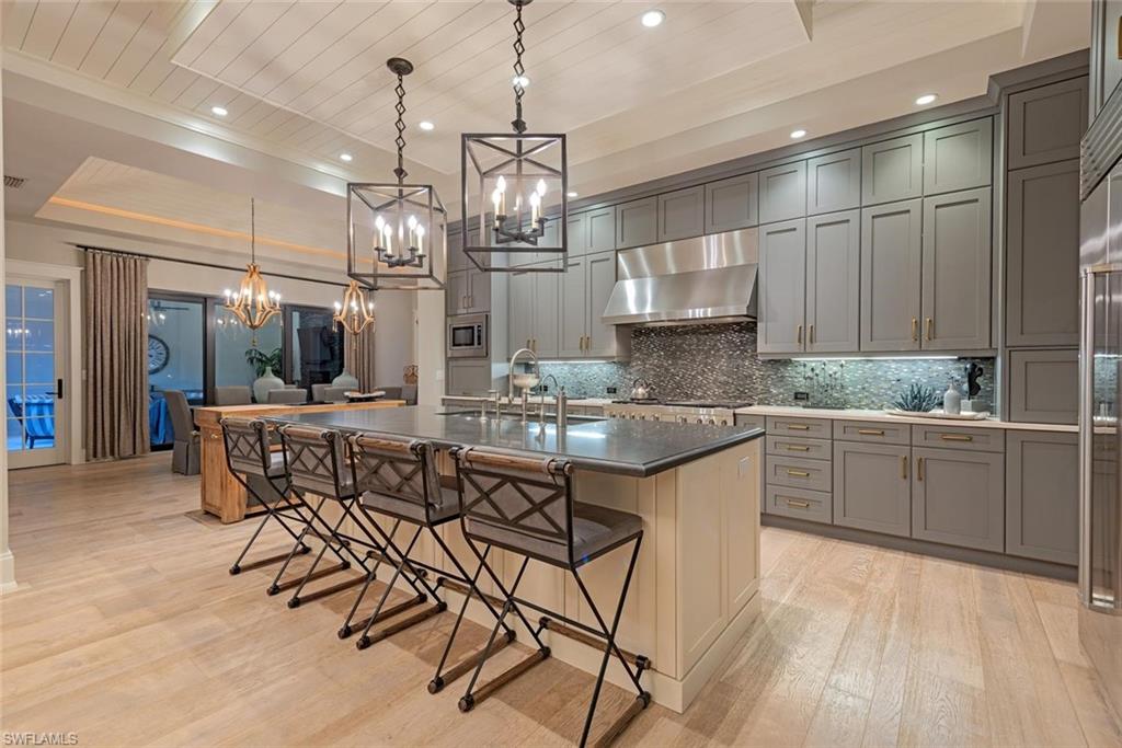 3170 Crayton Road Naples, FL 34103 - Photo 12 of 35