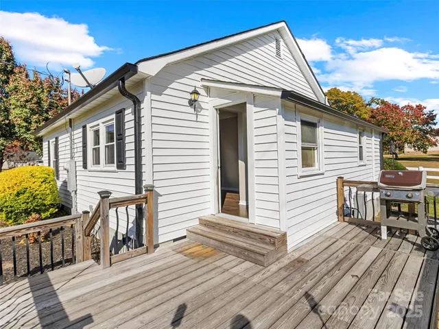 a view of balcony with a patio