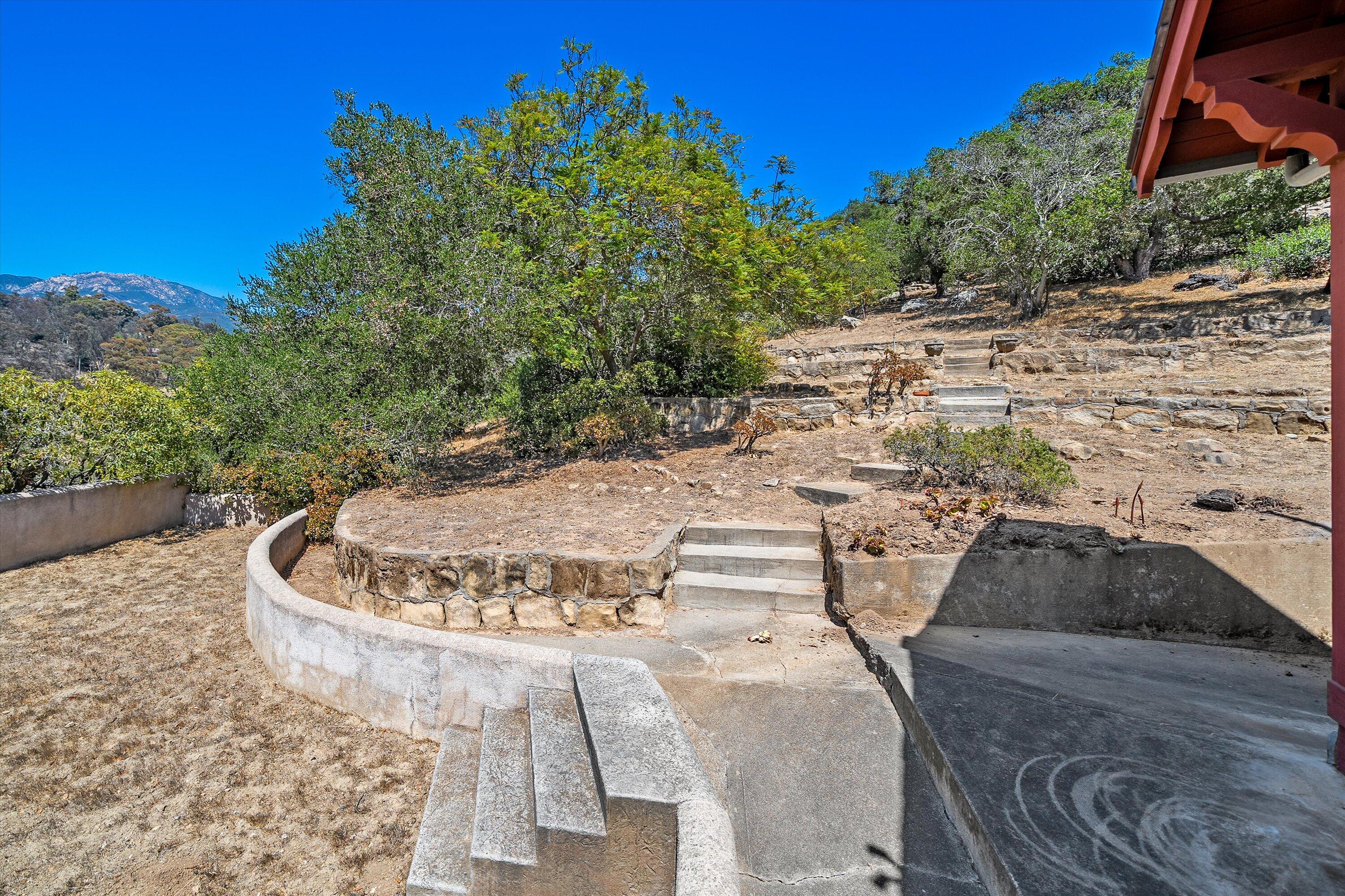 1060 Tremonto Road Santa Barbara, CA 93103 - Photo 40 of 49 Yard/Exterior