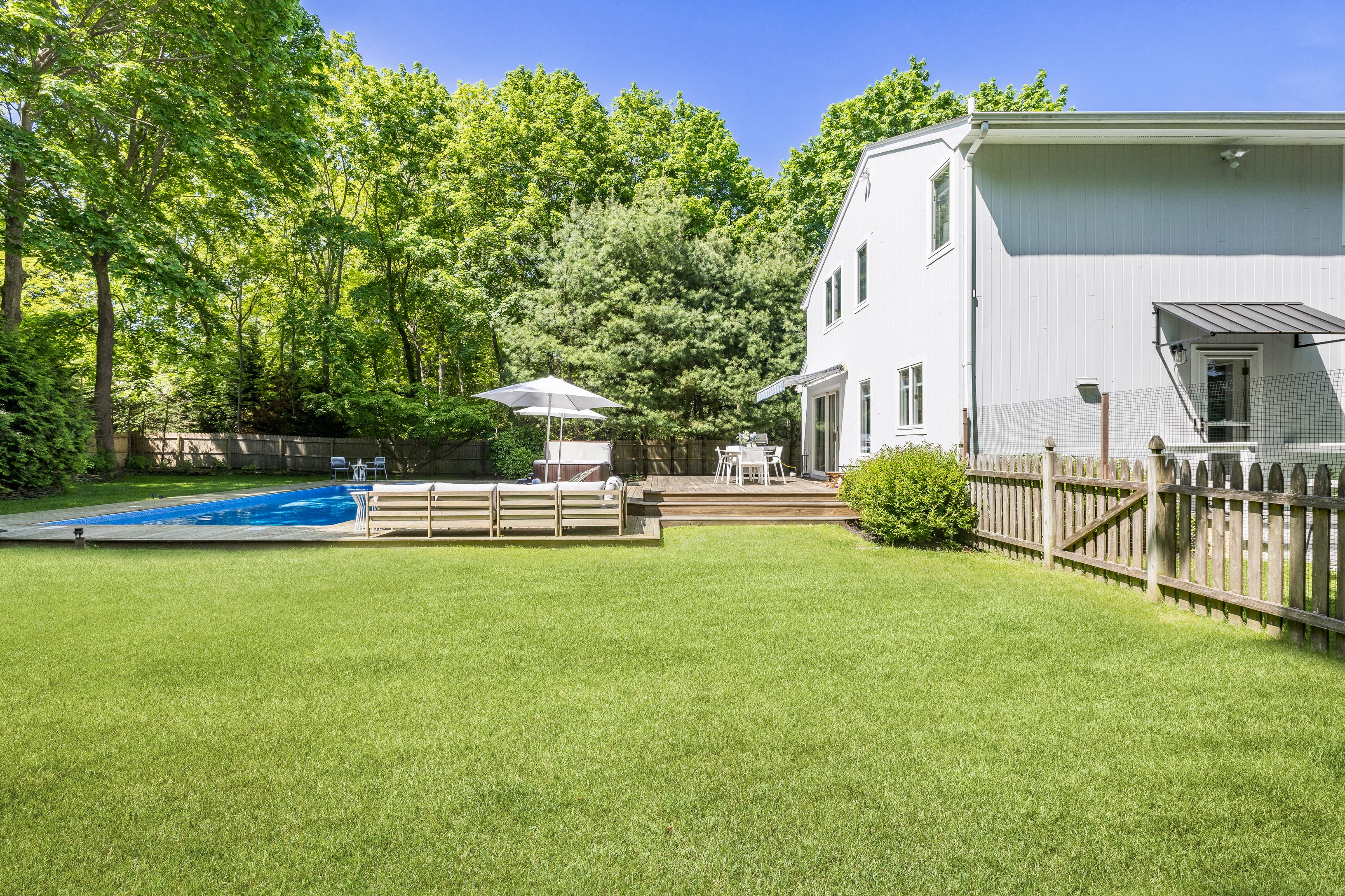 4594 Noyack Road Sag Harbor, NY 11963 - Photo 2 of 30