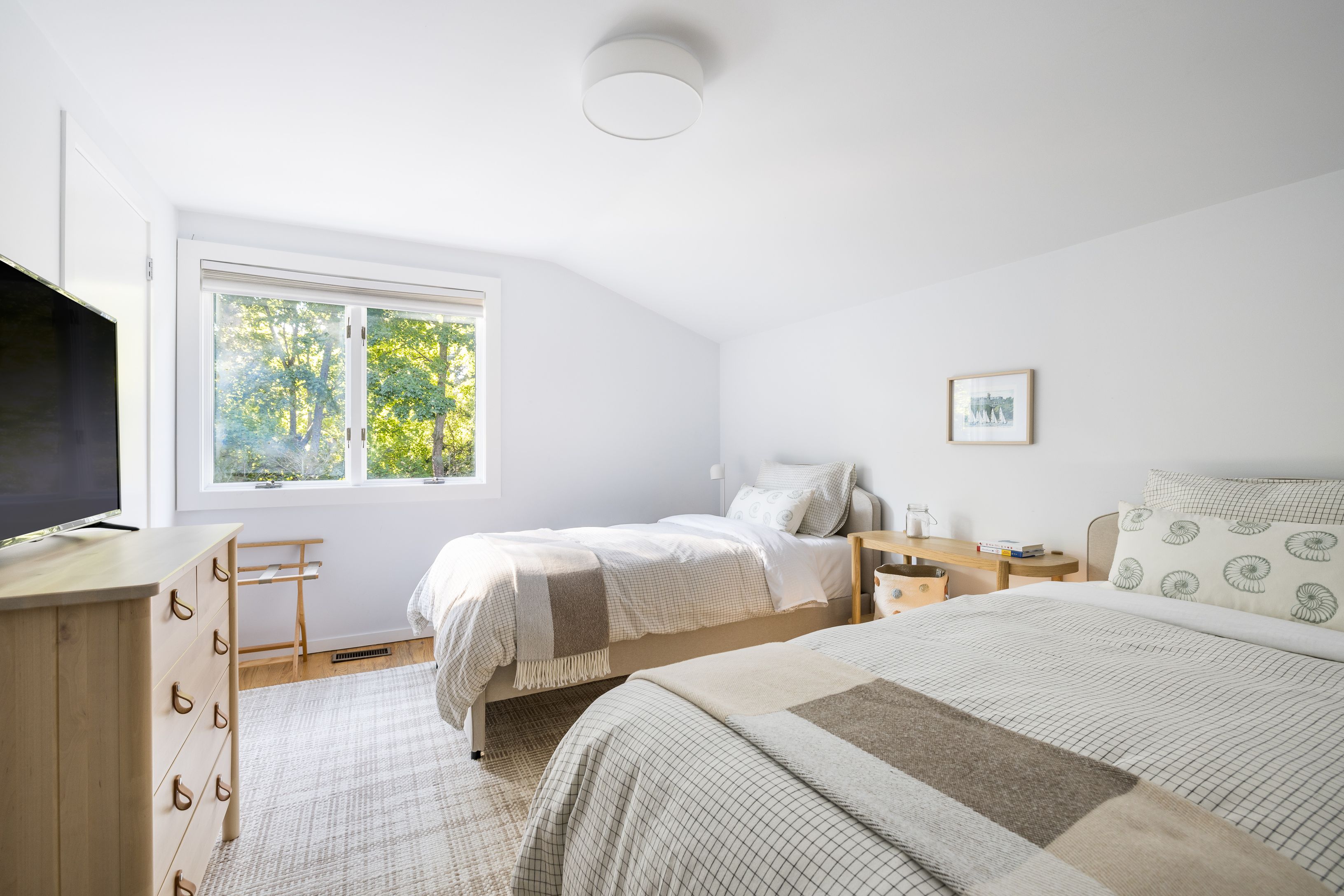 4594 Noyack Road Sag Harbor, NY 11963 - Photo 22 of 30