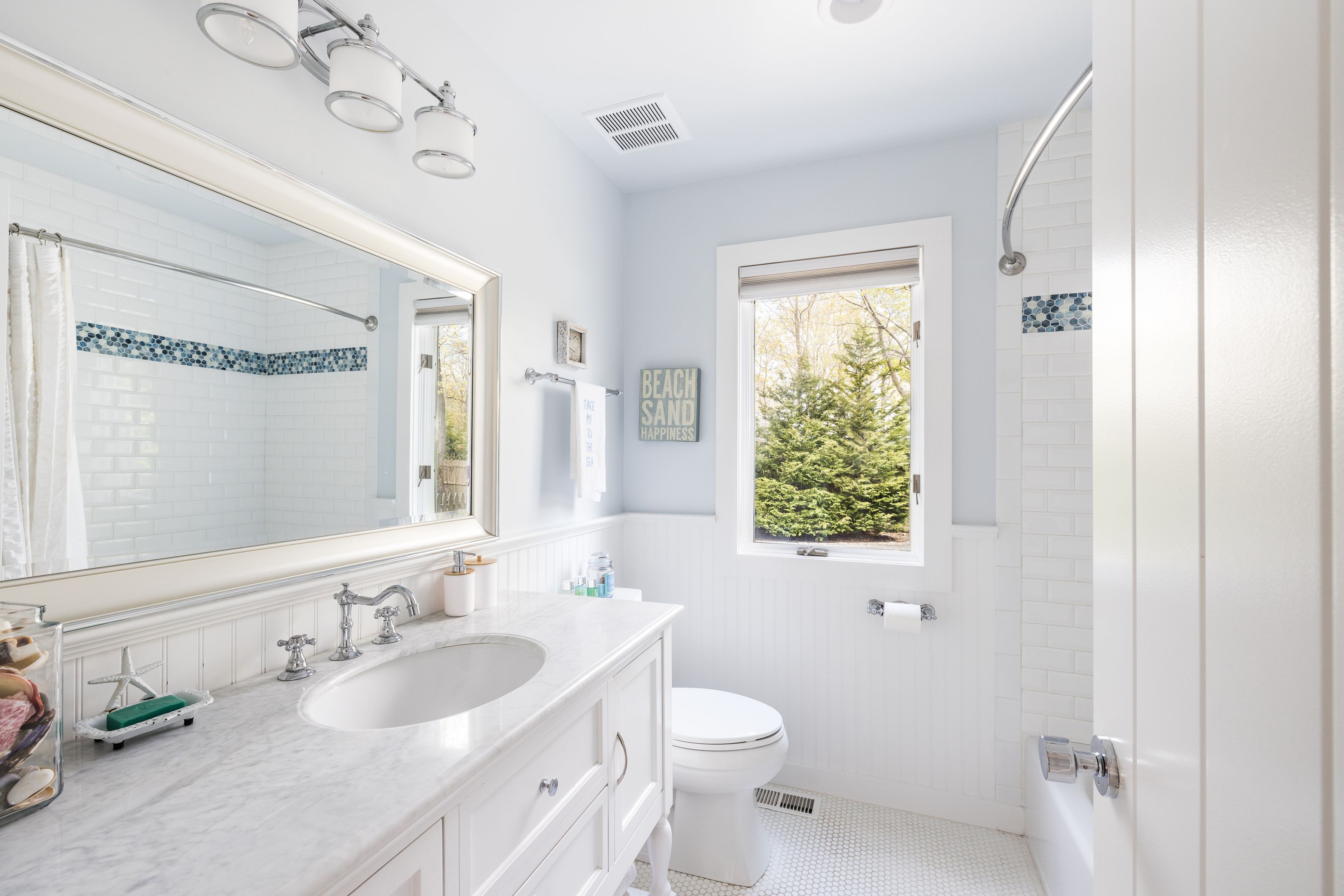 4594 Noyack Road Sag Harbor, NY 11963 - Photo 24 of 30