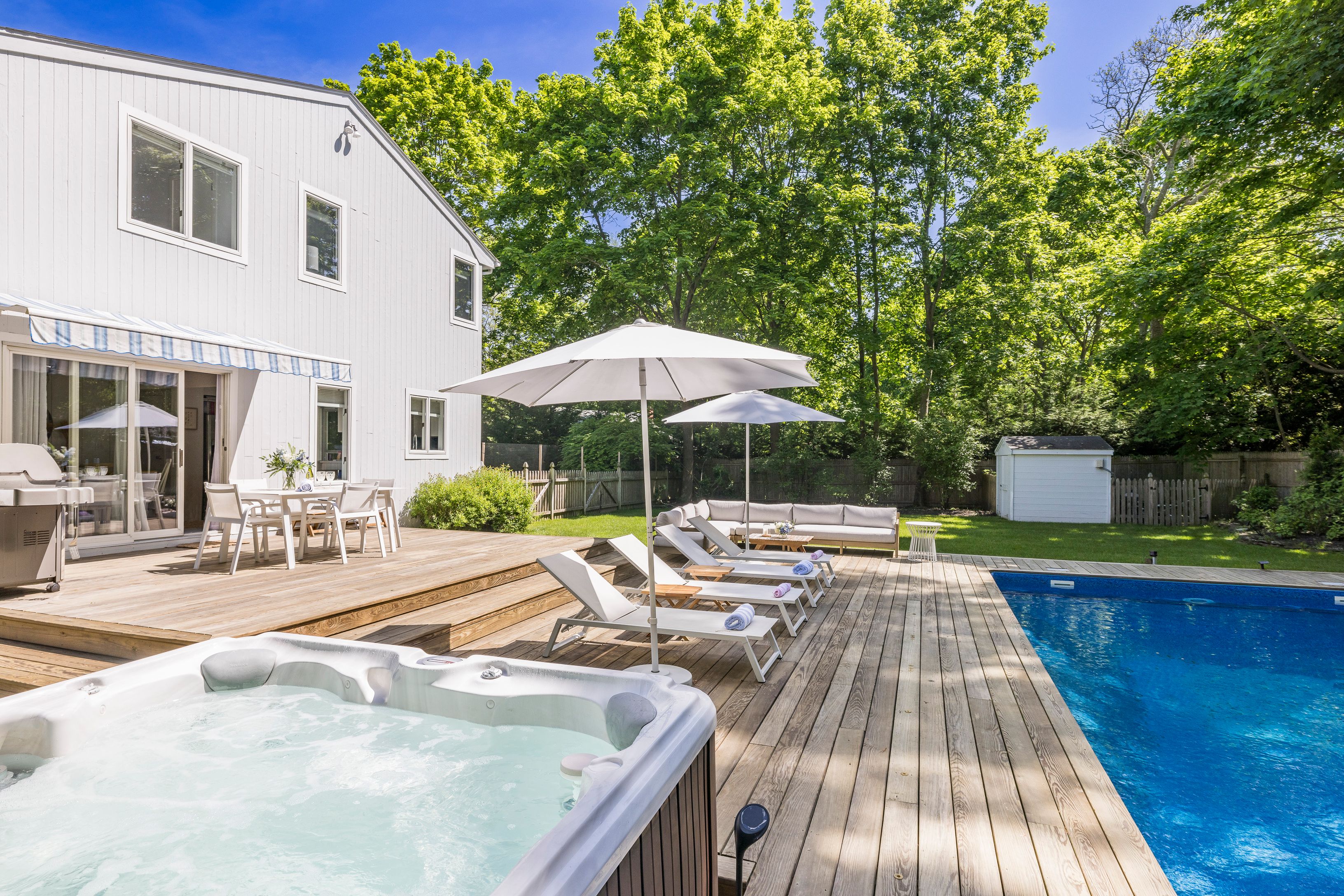 4594 Noyack Road Sag Harbor, NY 11963 - Photo 6 of 30