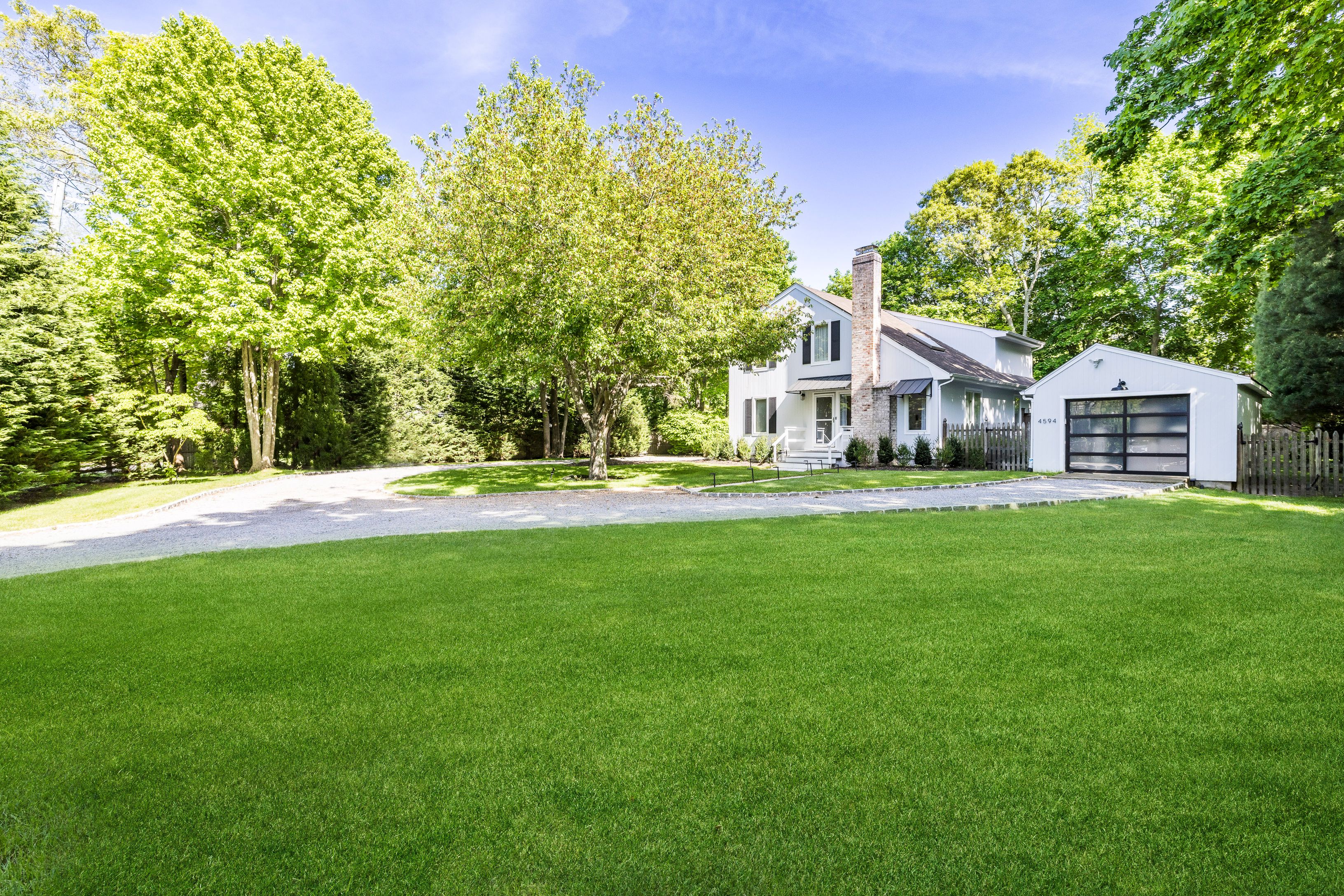 4594 Noyack Road Sag Harbor, NY 11963 - Photo 8 of 30