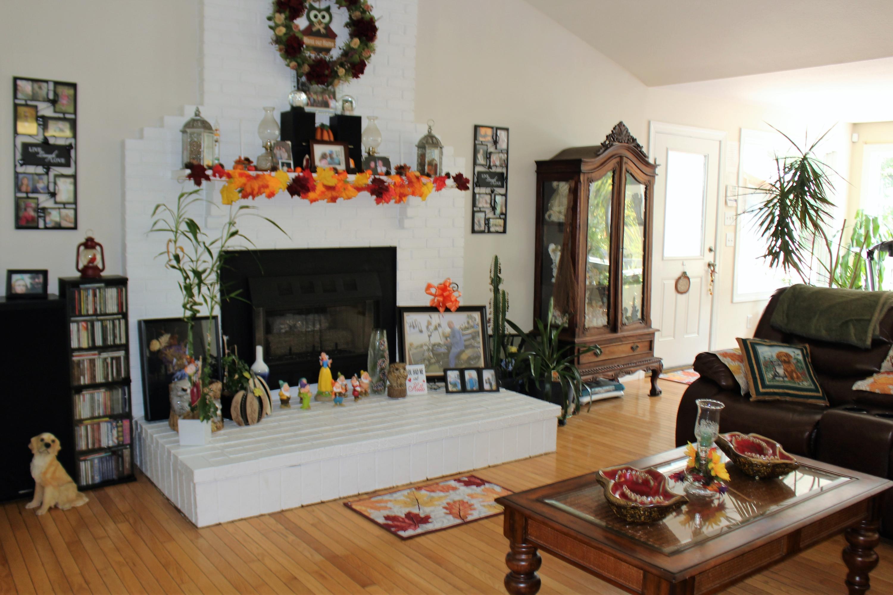 451 Hatler Road Crossville, TN 38555 - Photo 7 of 30 Living Room2