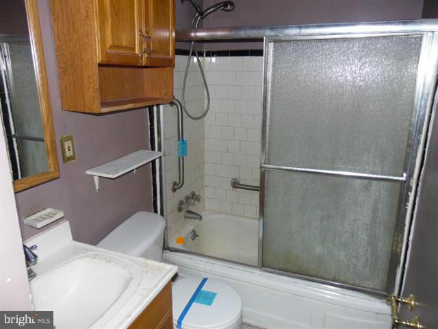 3447 Dunhaven Road Baltimore, MD 21222 - Photo 15 of 16 Bath