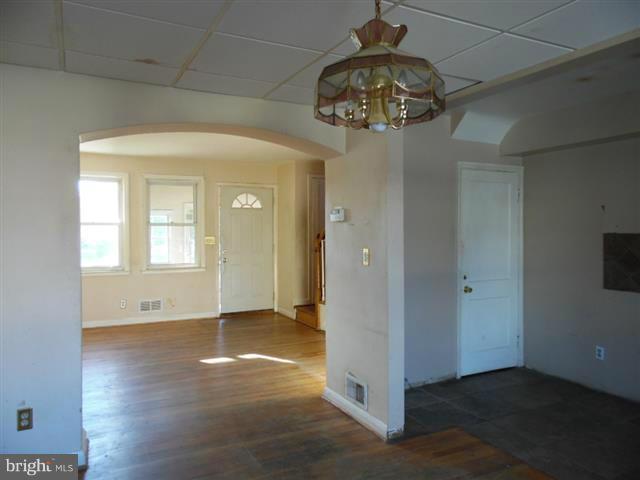 3447 Dunhaven Road Baltimore, MD 21222 - Photo 5 of 16 Dining Room